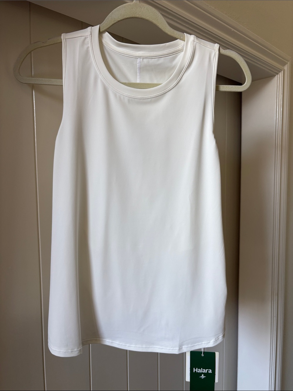 HALARA White Athletic Sleeveless Tank Top NEW with tags
